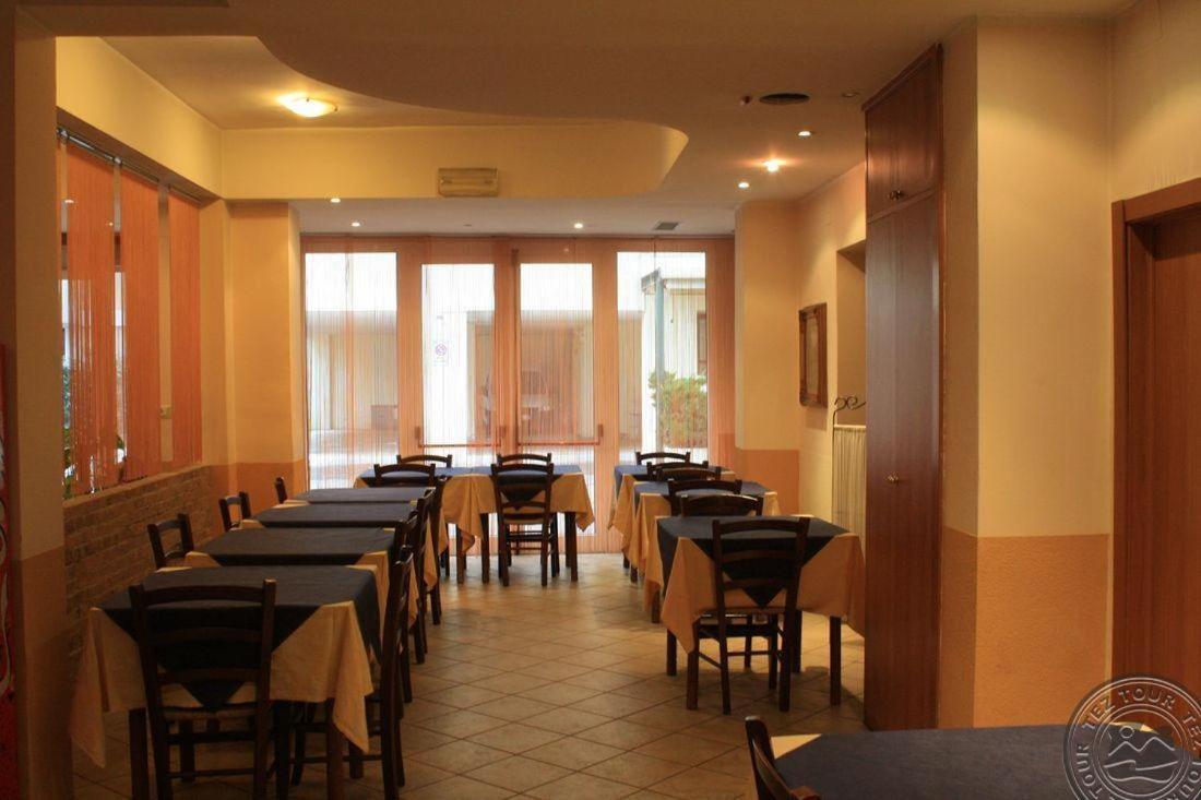 Hotel Donau Rimini Bagian luar foto