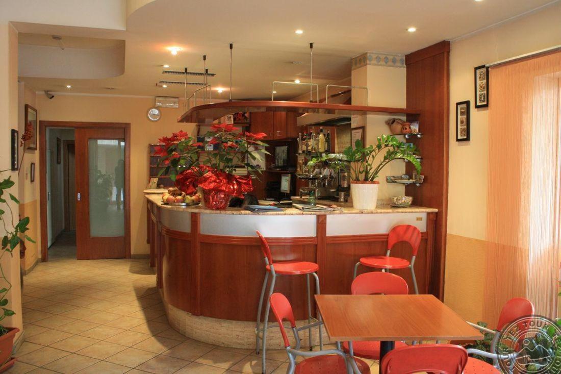 Hotel Donau Rimini Bagian luar foto