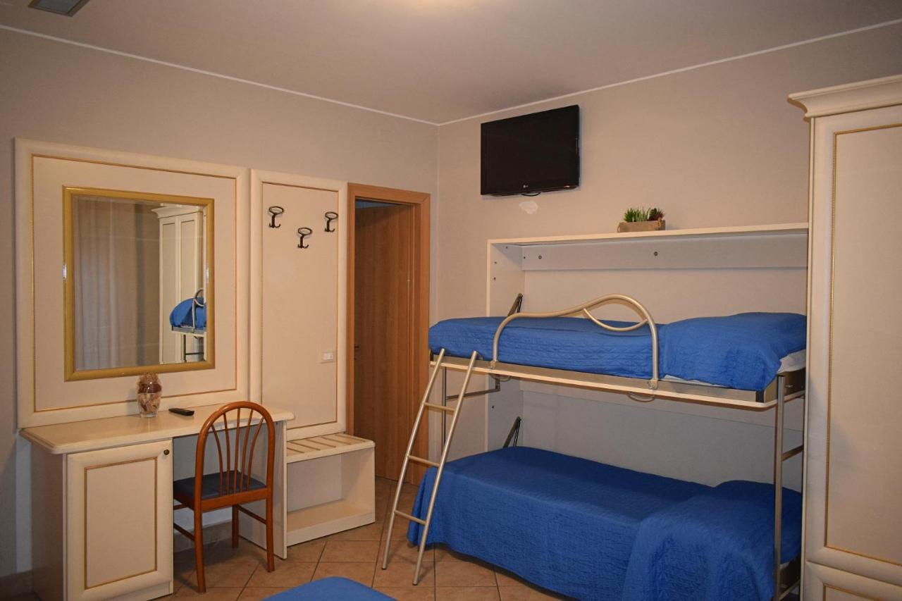 Hotel Donau Rimini Bagian luar foto