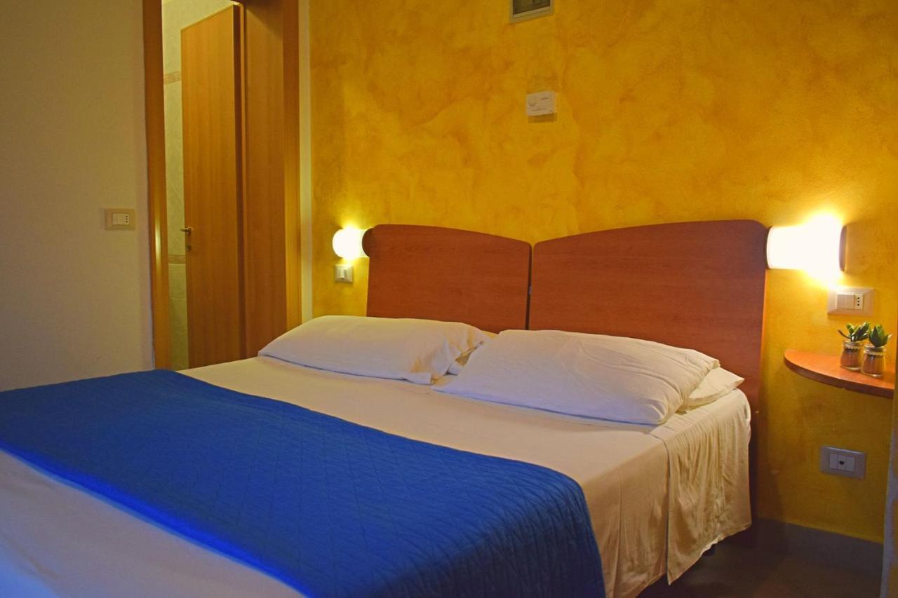 Hotel Donau Rimini Bagian luar foto