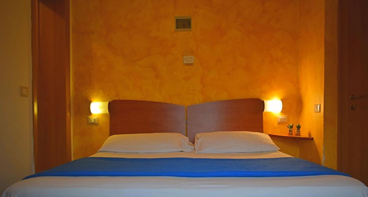 Hotel Donau Rimini Bagian luar foto