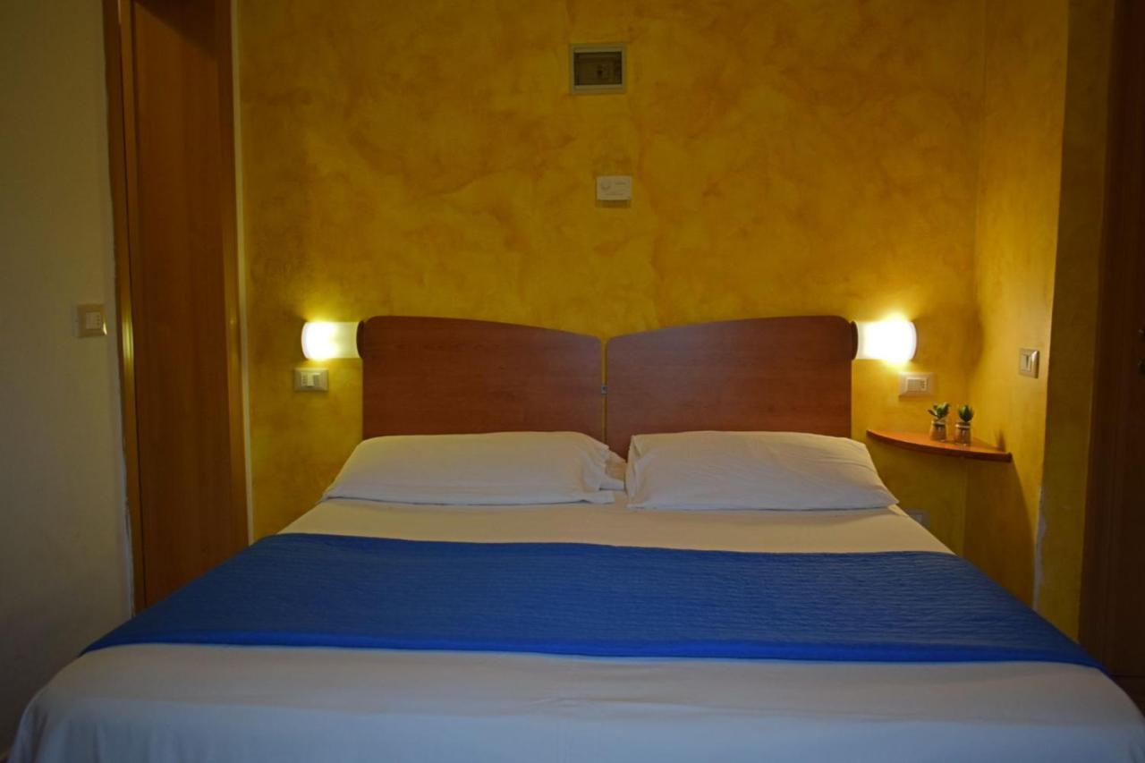 Hotel Donau Rimini Bagian luar foto